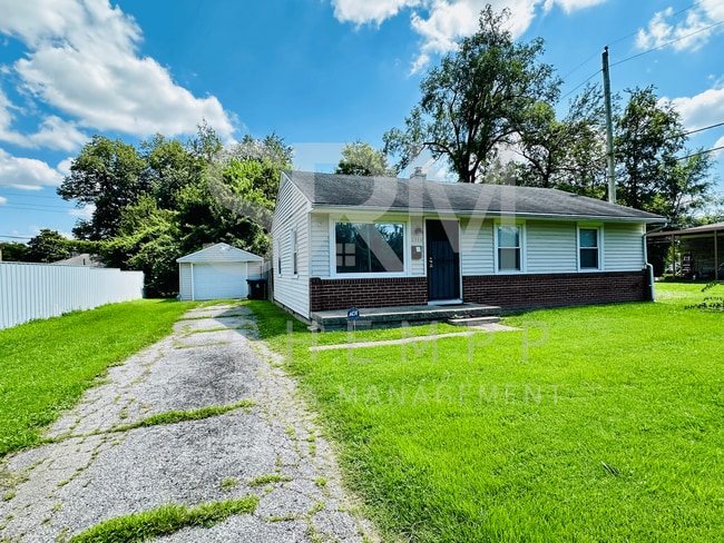 Building Photo - Modern 3BR/1BA house off Goldsmith Lane now available!