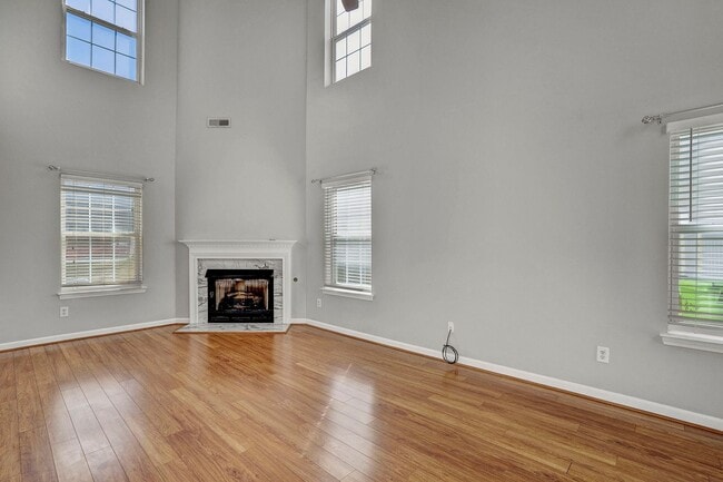 Building Photo - SINGLE FAMILY HOME- 3 Bedrooms 2.5 Baths