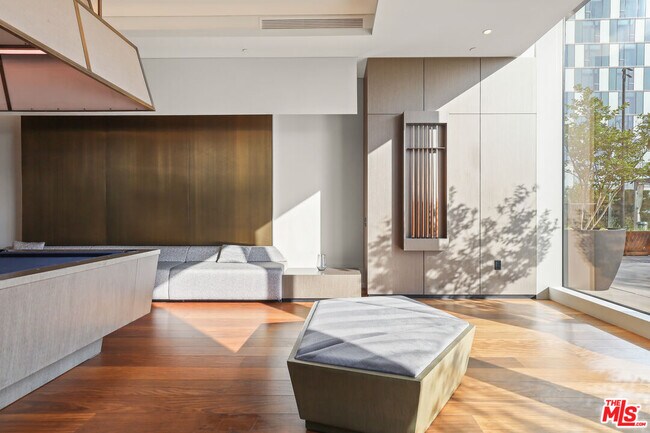 Building Photo - 889 Francisco St