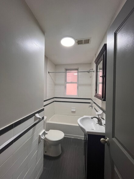 Building Photo - 238 Fowler Ave