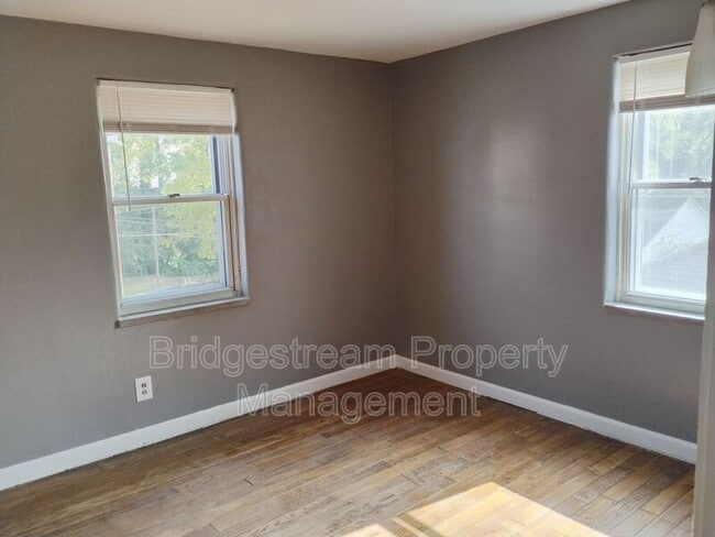Building Photo - 108 Bellaire Ave