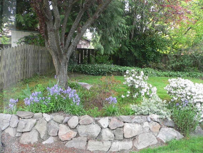 Building Photo - 11532 4th Ave NW