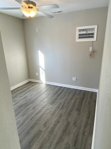Bedroom - 5706 South Union St