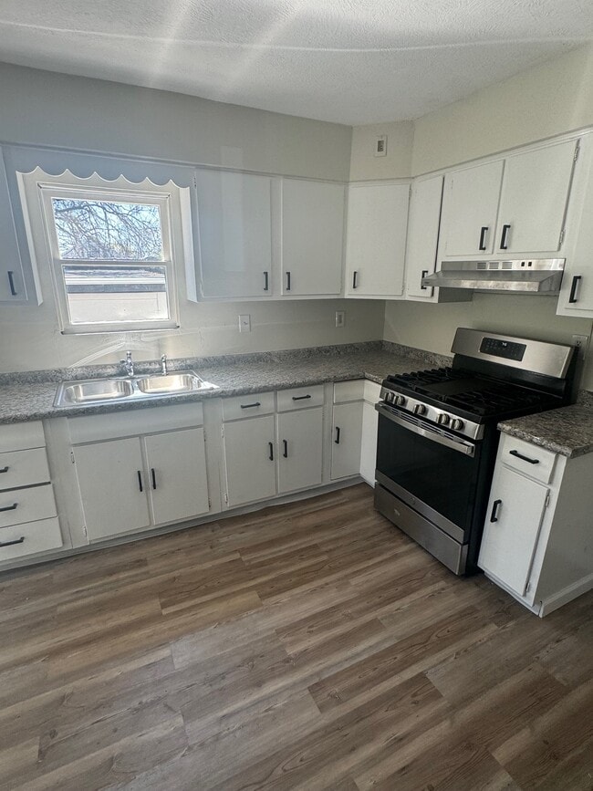 Building Photo - 6440 Dean St