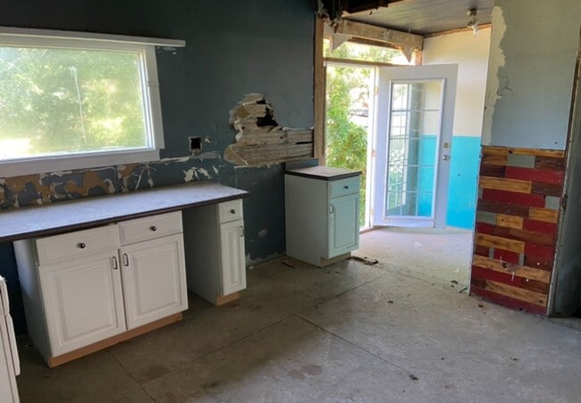 Building Photo - Investment Special! - $290 Month / $600 Down