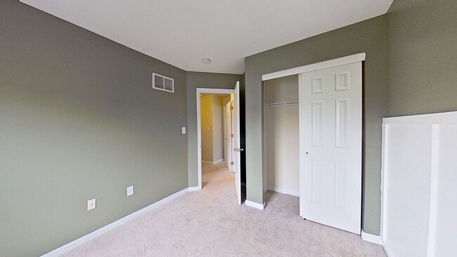 Building Photo - 3 Bedroom Townhome in Conewago Township