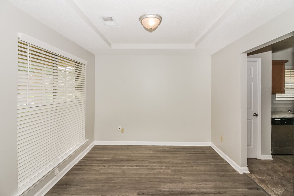 Building Photo - 1401 Carlton Ridge Dr