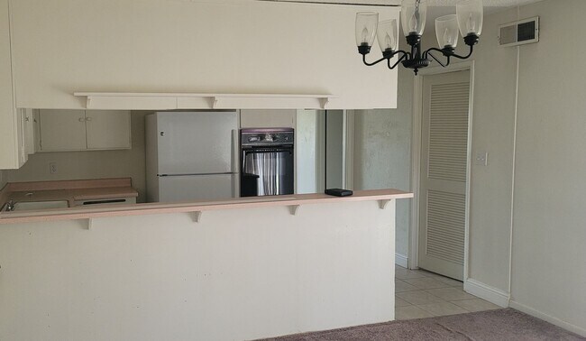 Building Photo - House in Sacramento for Rent!