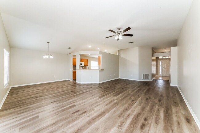 Building Photo - 926 Summer Breeze Dr