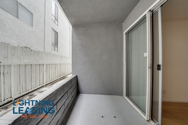 Building Photo - 1036 3rd St