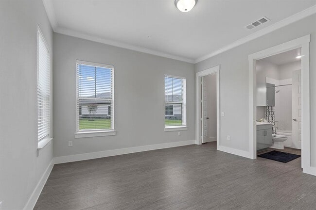 Building Photo - 4024 Bungalow Ln