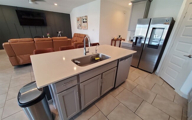 Building Photo - 3839 Sparkman Ln