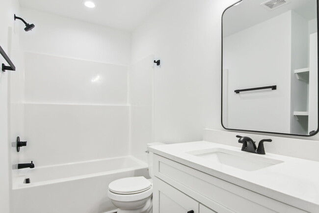 Building Photo - 4029 Cedar Fls Ln