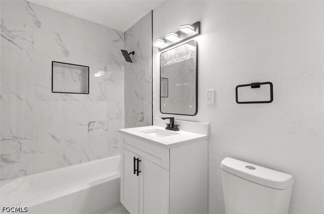 Building Photo - 2352 Ednor St