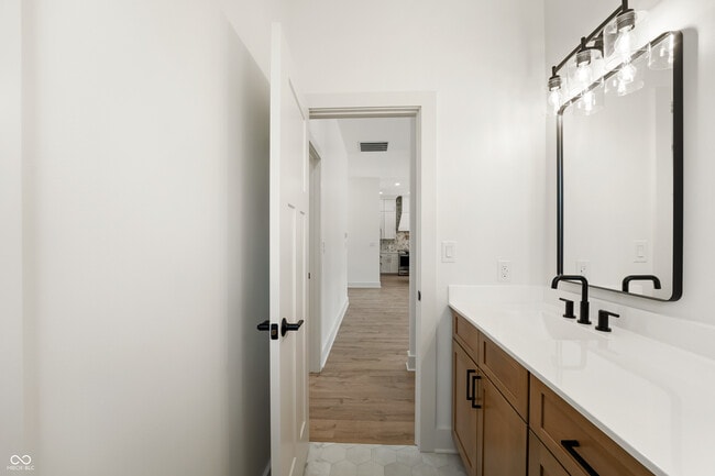 Building Photo - 5123 Oak Rdg Pl