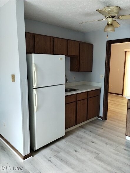 Building Photo - 31 1/2 Elm Street Unit A2