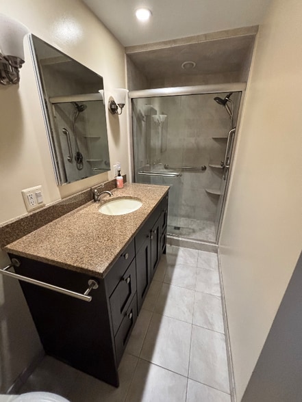 Building Photo - 5138 Hale Dr