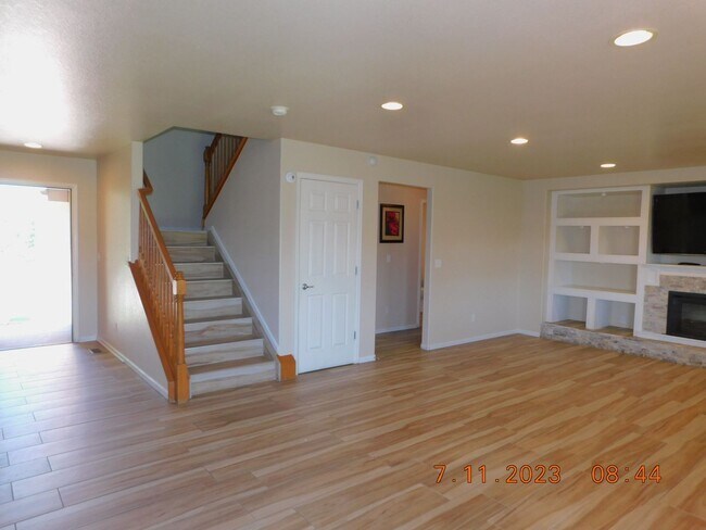Building Photo - Beautiful Littleton home located in the desired Marston neighborhood!
