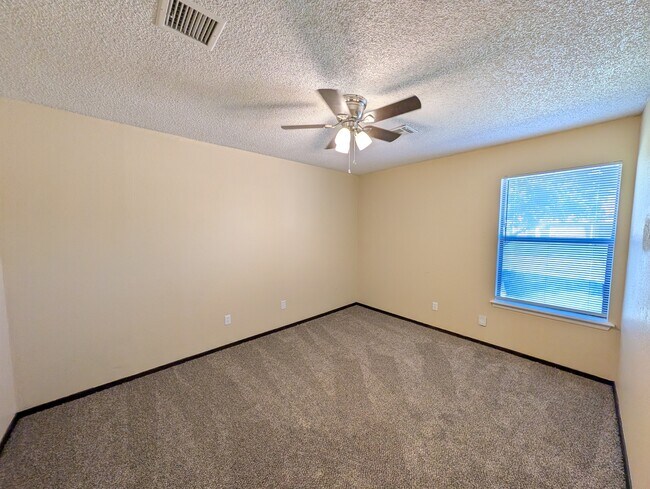 Building Photo - 1707 S 138th E Ave
