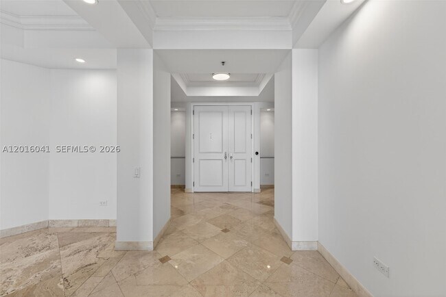 Building Photo - 808 Brickell Key Dr