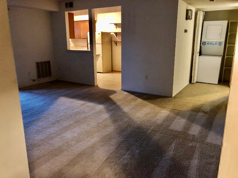 Building Photo - 7753 New Providence Dr