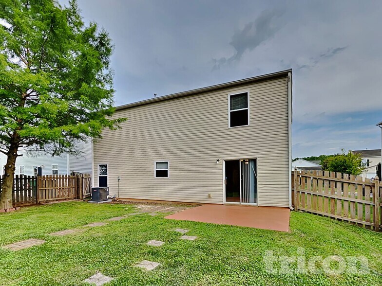 Building Photo - 8144 Rosberg Ln