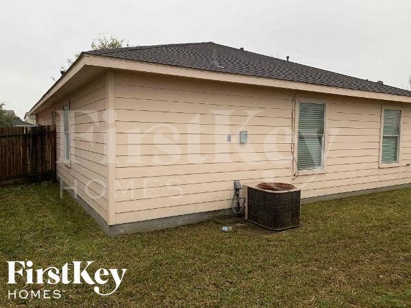 Building Photo - 20106 Pioneer Ridge Dr