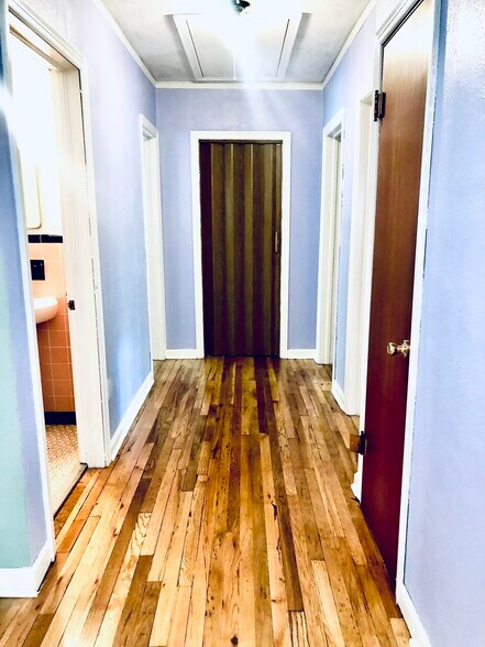 Building Photo - 705 Morningside Dr