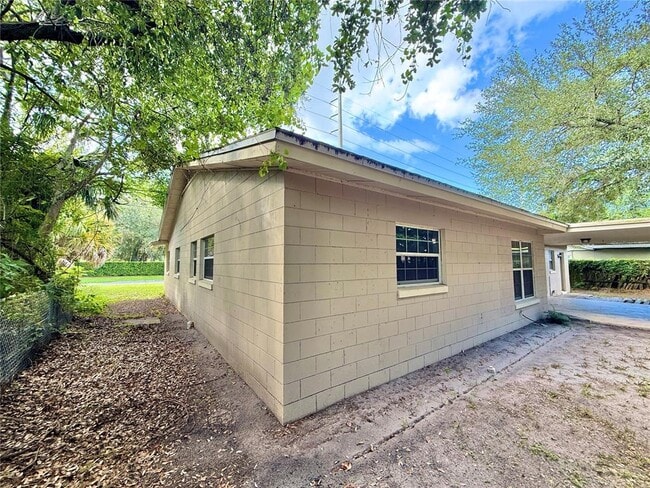 Building Photo - 2810 Flowertree Rd