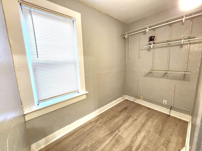 Building Photo - 2525 N Weil St