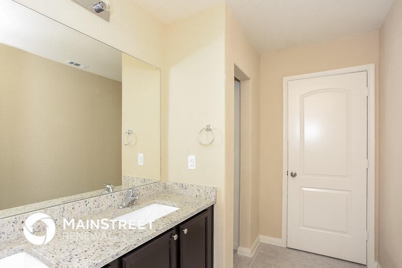 Building Photo - 1442 Park Trails Blvd