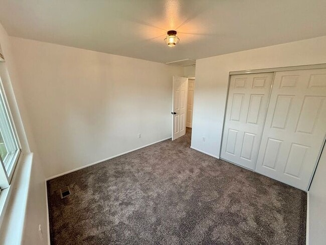 Building Photo - Beautifully Updated Modern Farmhouse 3 bed...