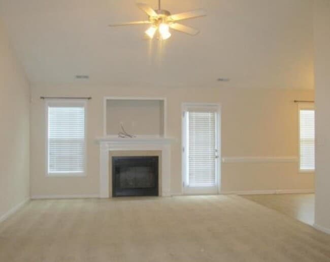 Building Photo - 2631 Green Heron Dr