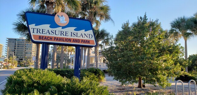 Building Photo - 814 67th St S