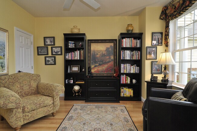 Building Photo - 6727 Evensong Ln