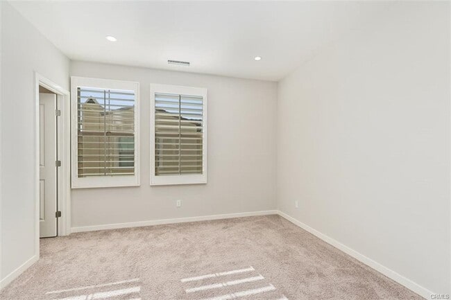 Building Photo - Newer Condo Best Location in Portola Springs