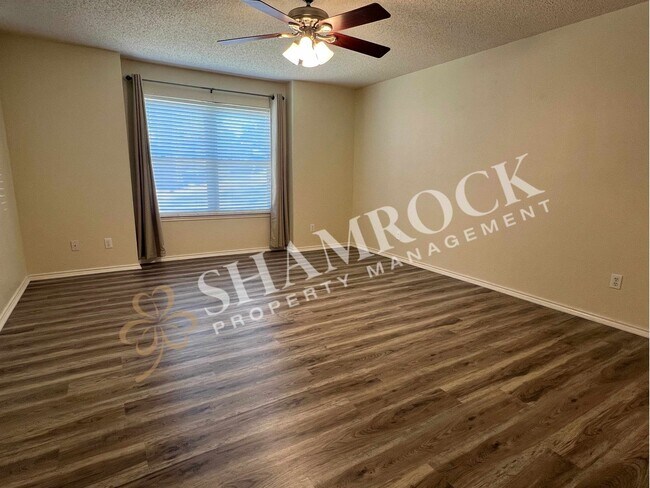 Building Photo - Bent Tree Condo