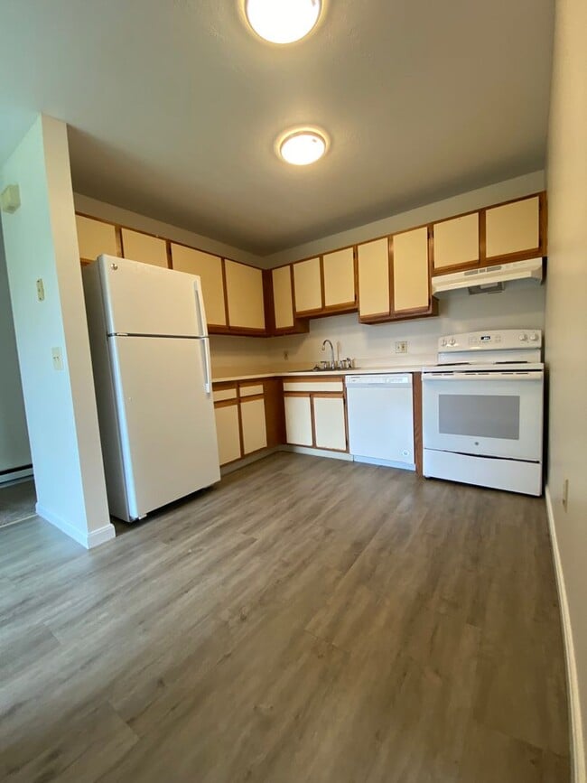 Building Photo - Gonic Estates Apartments