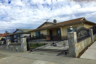 Building Photo - 1848 Enesco Ave