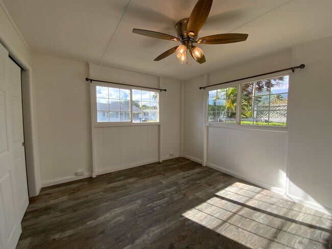 Building Photo - T1217ach