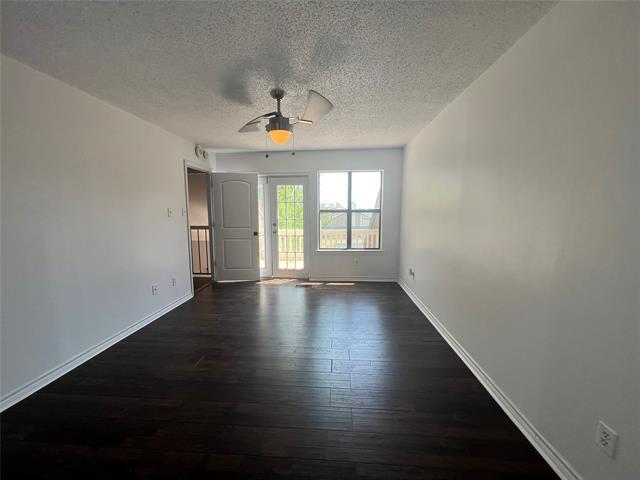 Building Photo - 554 Yacht Club Dr