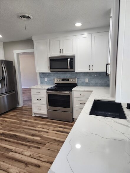 Building Photo - 12877 E State Hwy 21