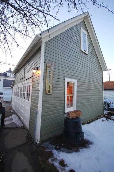 Creative Space listed optionally - 1334 Monroe St NE