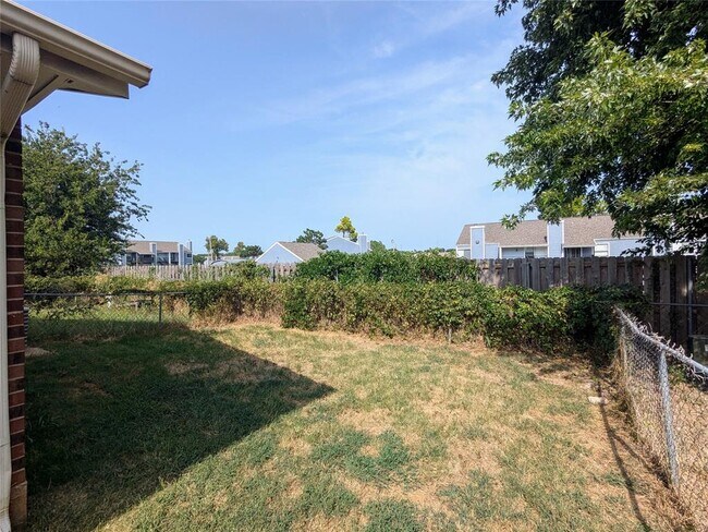 Building Photo - 1411 Concord Dr