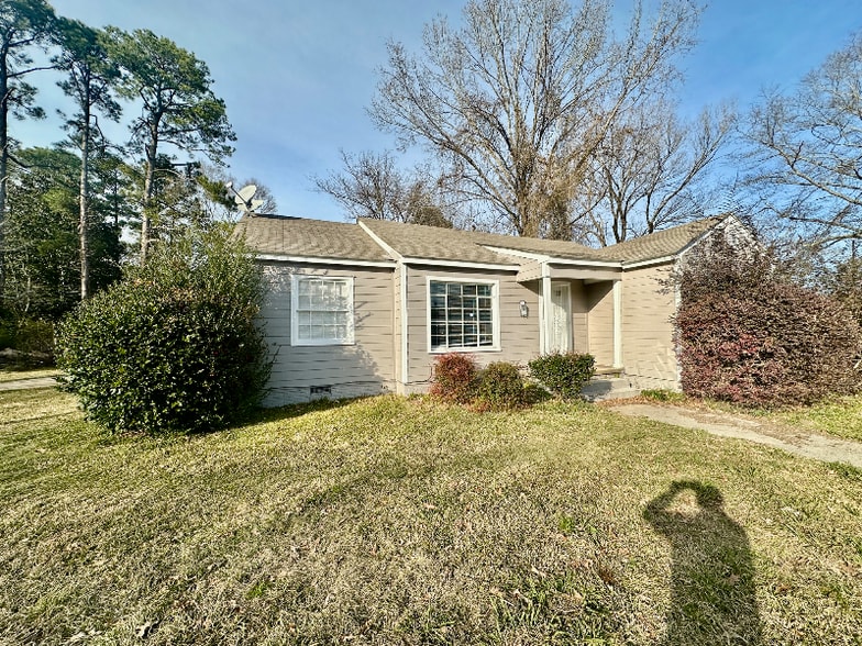 Primary Photo - 5601 Old Canton Rd