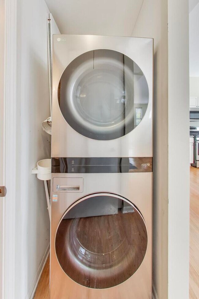 Building Photo - 1481 W Irving Park Rd