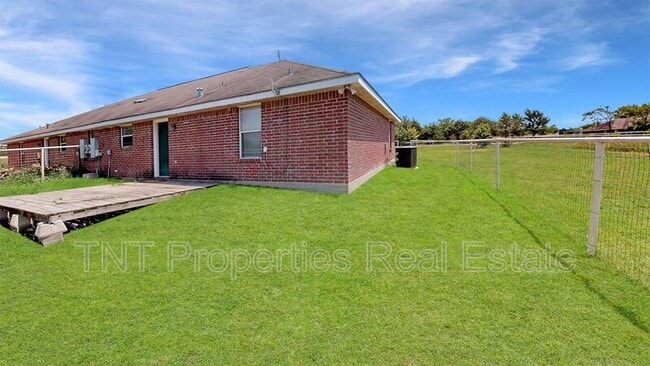 Building Photo - 9902 Risky's Ranch Dr