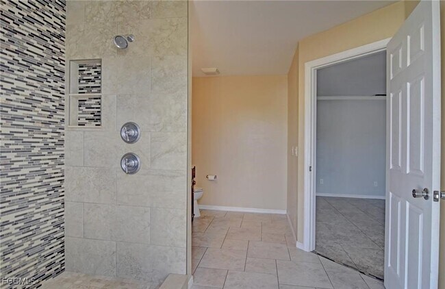 Building Photo - 1729 NE 21st St