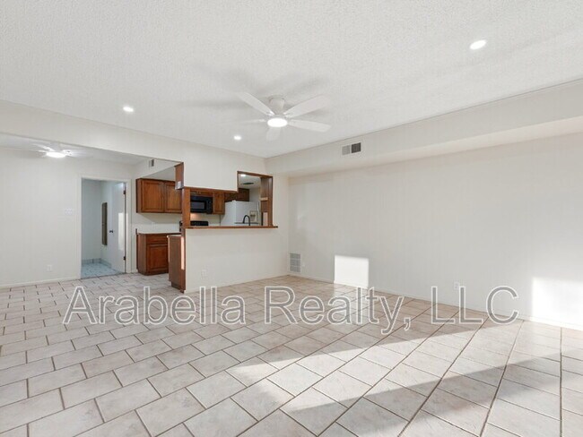 Building Photo - 8607 Norwich Dr