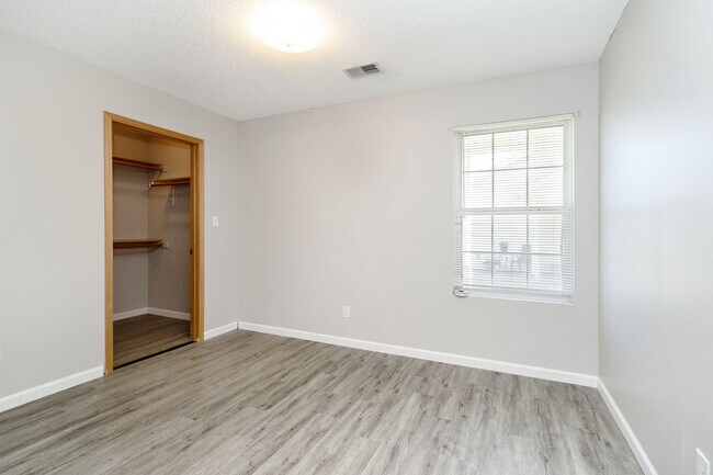 Building Photo - 608 Goodrich Dr